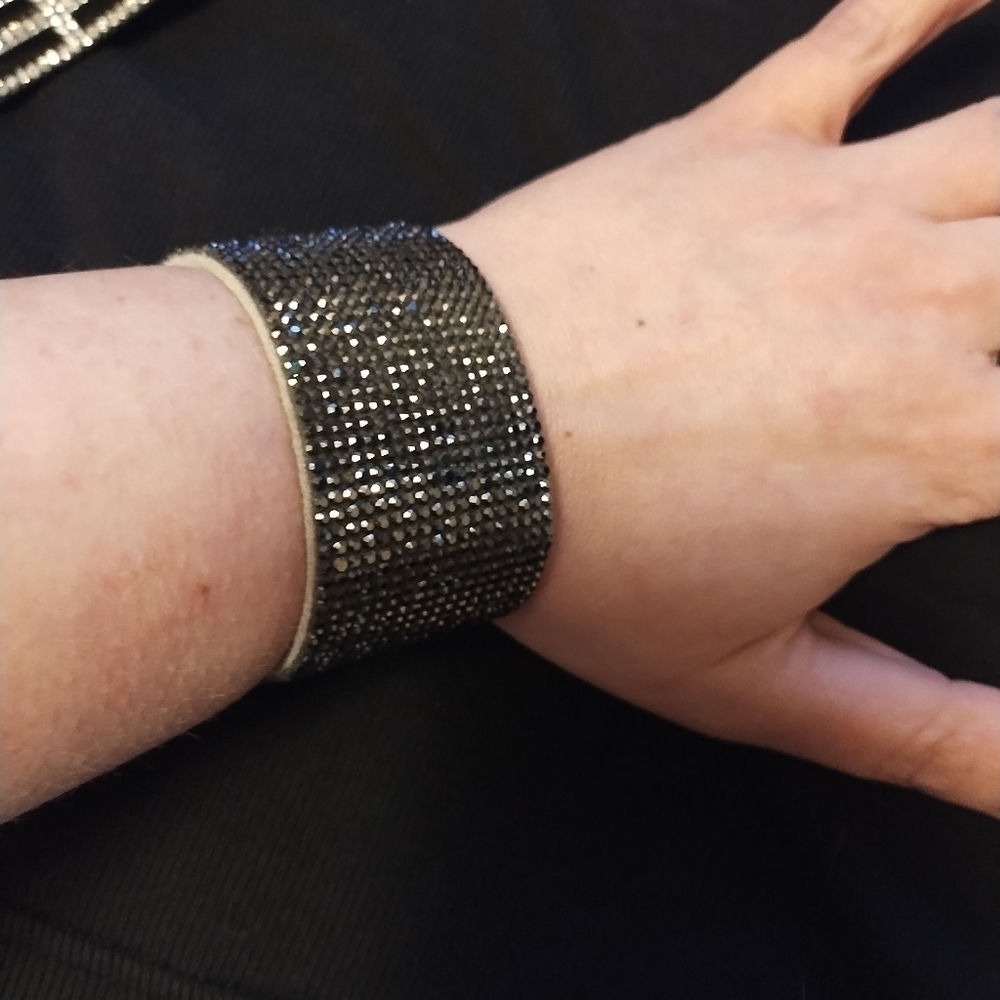 Two sparkly roll on cuff bracelets - Picture 2 of 9